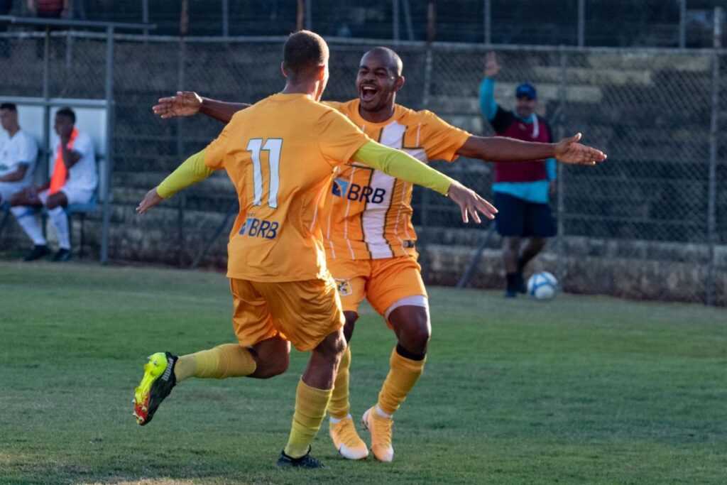 brasiliense-vence-o-crac-e-garante-a-lideranca-do-grupo-a5-na-serie-d