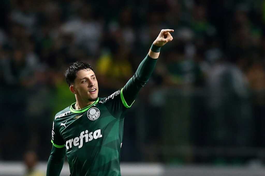 piquerez-lesiona-joelho-e-pode-perder-resto-da-temporada-com-palmeiras