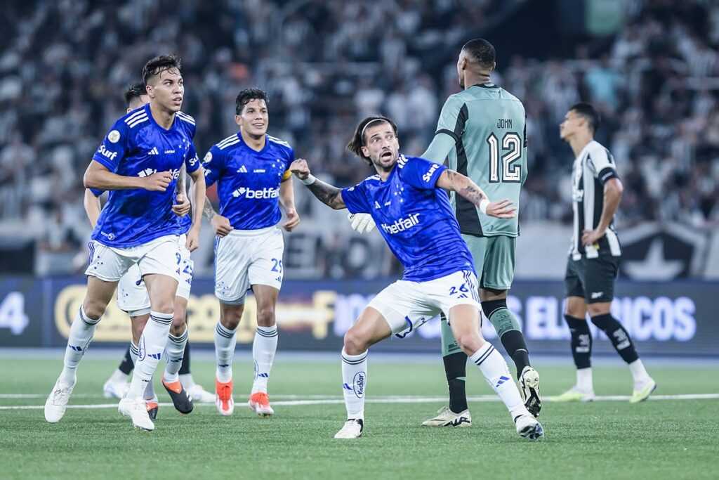 cruzeiro-atropela-botafogo-fora-de-casa-e-fortaleza-vence-sao-paulo
