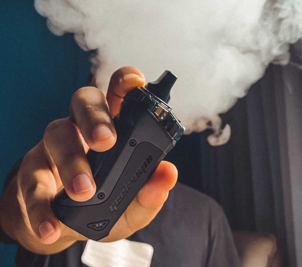 agosto-branco-mira-tambem-o-cigarro-eletronico