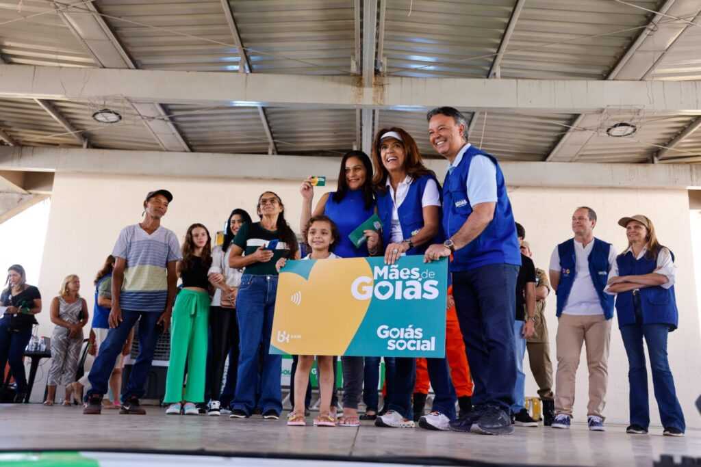 gracinha-caiado-leva-beneficios-do-goias-social-para-senador-canedo