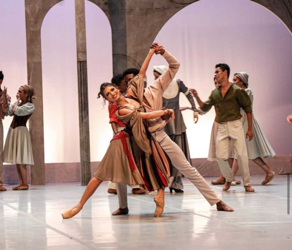 teatro-escola-basileu-franca-encena-classico-“romeu-e-julieta”