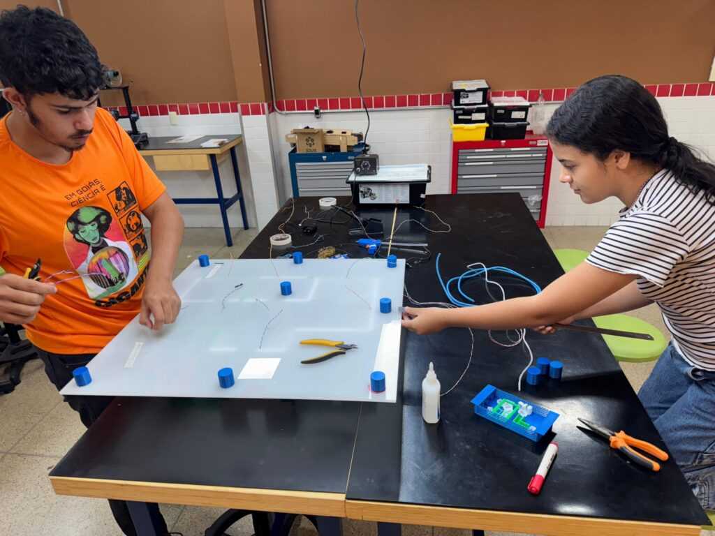 equipe-das-escolas-do-futuro-disputa-etapa-do-campeonato-internacional-de-robotica