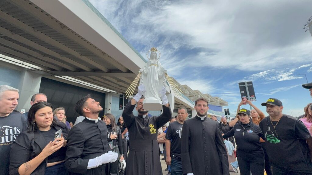 imagem-de-nossa-senhora-das-gracas-chega-a-goiania