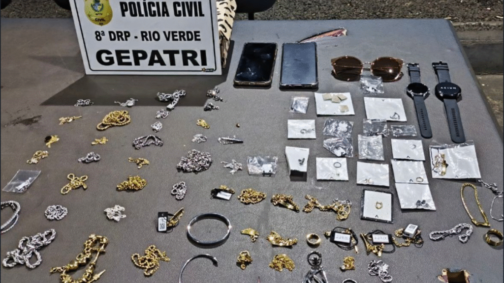 casal-e-preso-por-furto-de-joias-em-shoppings-de-rio-verde