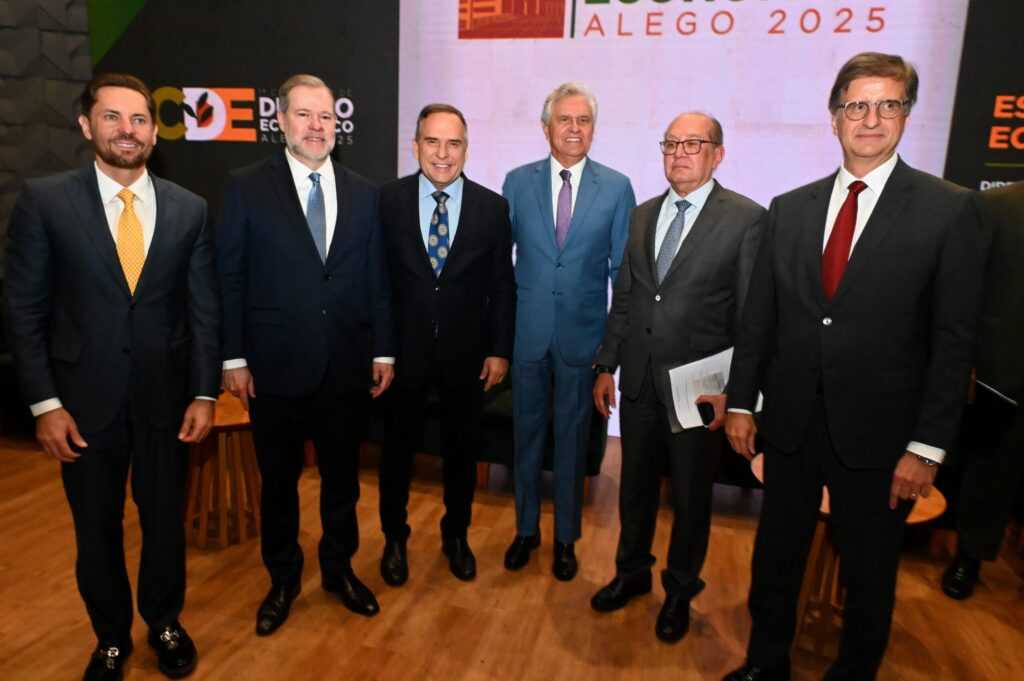 mabel-passa-mal-apos-almoco-com-ministros-do-stf;-gilmar-mendes-relembra-“dream-team”-dos-anos-90