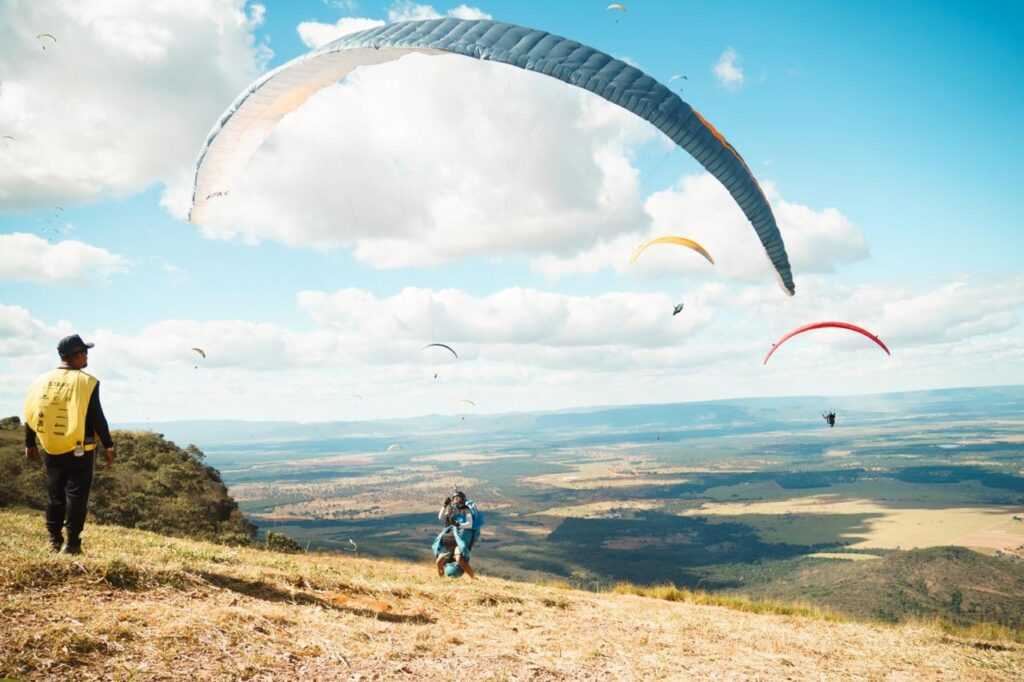 eventos-de-parapente-movimentam-economia-no-vale-do-parana