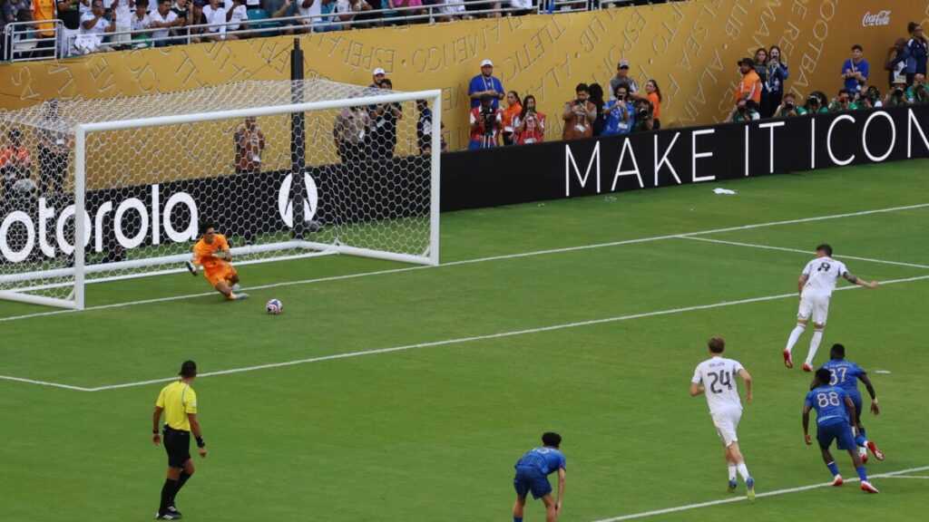 valverde-perde-panalti-no-fim-e-real-madrid-fica-apenas-no-empate-com-o-al-hilal