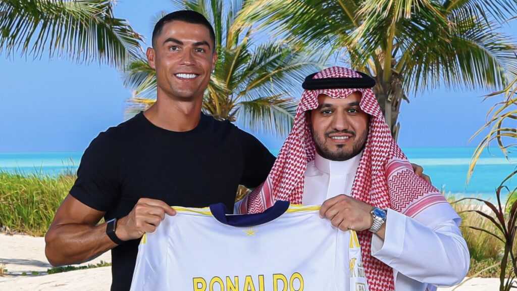 al-nassr-anuncia-renovacao-de-cristiano-ronaldo-por-mais-dois-anos