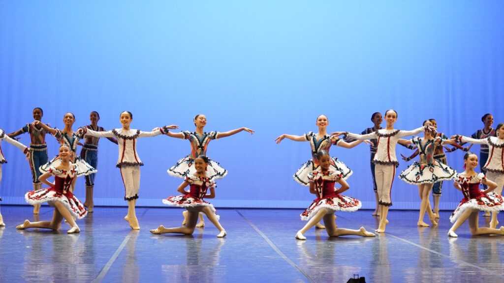 basileu-franca-apresenta-talentos-da-danca-em-noite-de-gala