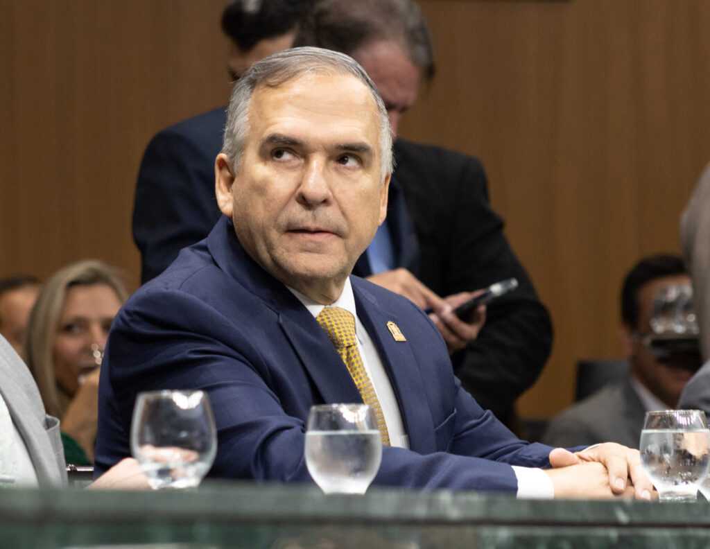 sandro-mabel:-um-prefeito-isolado,-sem-respeito-aos-vereadores-e-desconectado-do-povo