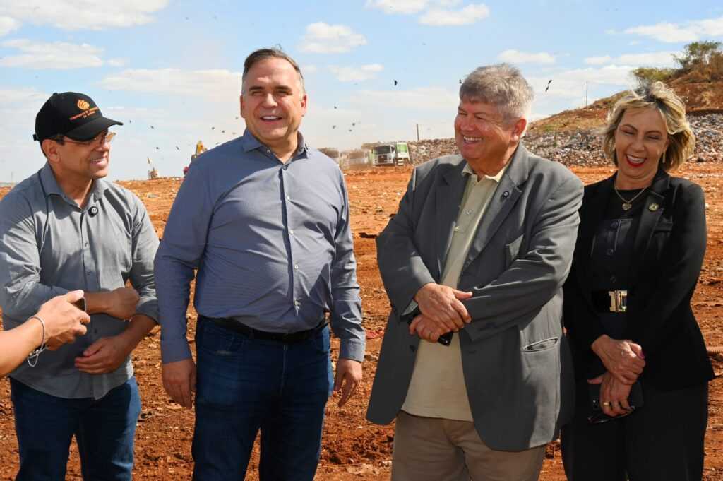 presidente-da-abrema-visita-aterro-sanitario-ao-lado-de-mabel-e-elogia-trabalho-no-local