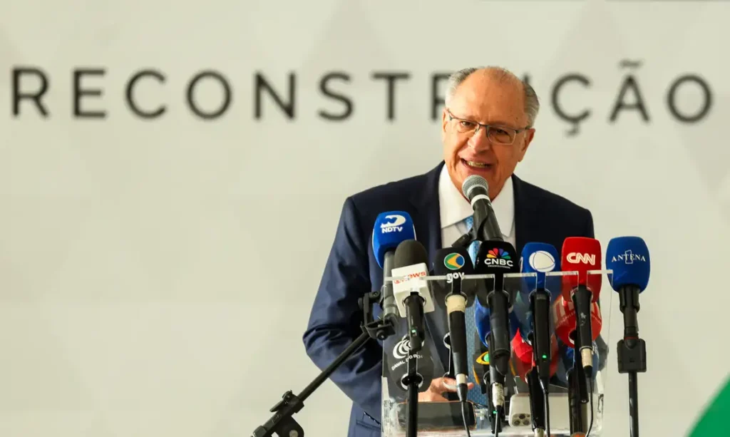 alckmin-coordena-comite-do-governo-com-exportadores-para-discutir-tarifa-dos-eua