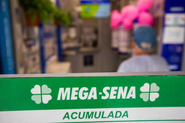 mega-sena-acumula-e-premio-vai-a-r$-48-milhoes.-confira-os-numeros