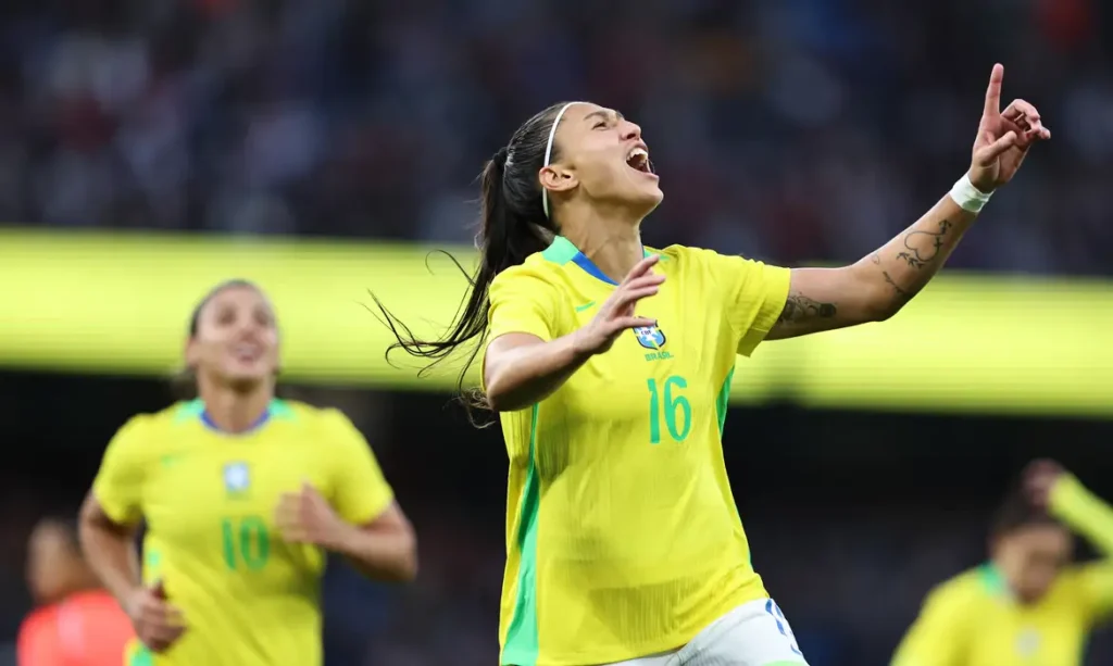 com-uma-a-menos,-selecao-feminina-vence-amistoso-contra-inglaterra