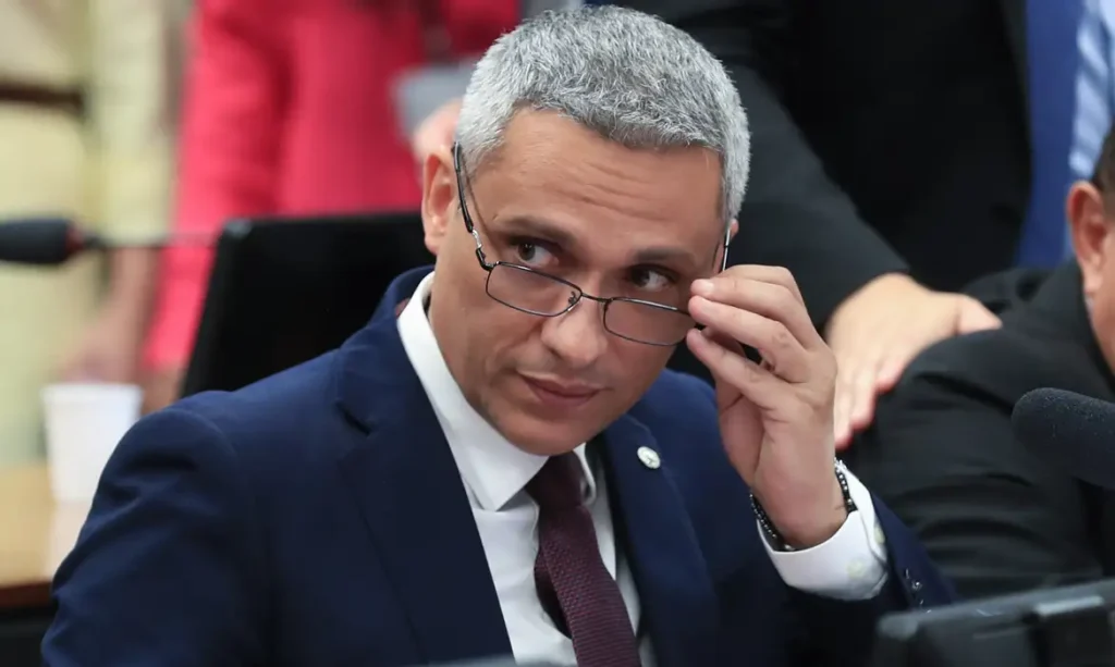 moraes-nega-pedido-de-gustavo-gayer-para-visitar-bolsonaro