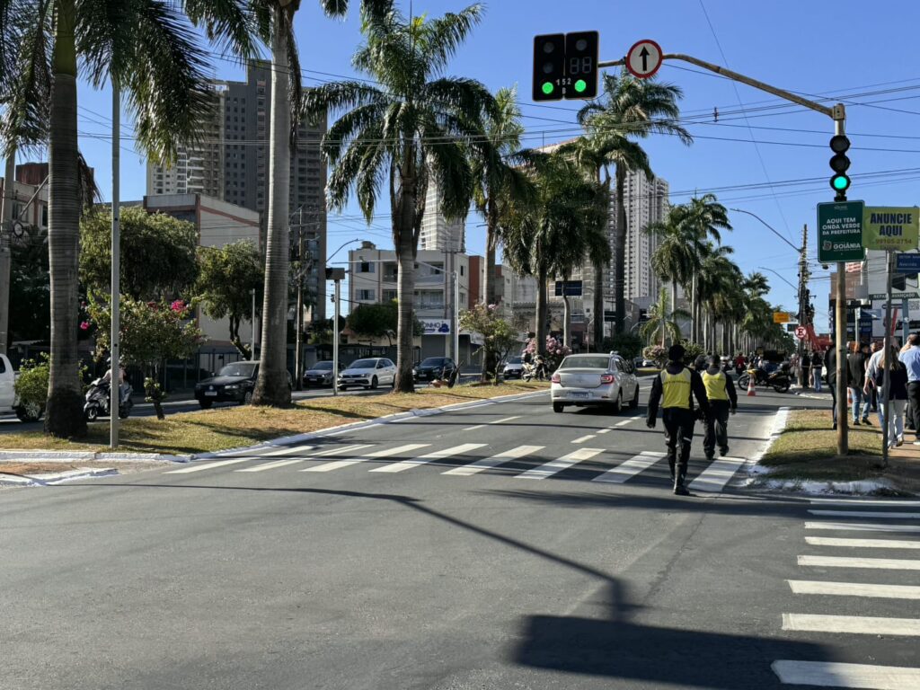 onda-verde-reduz-tempo-de-percurso-na-avenida-85-em-30%,-informa-prefeitura