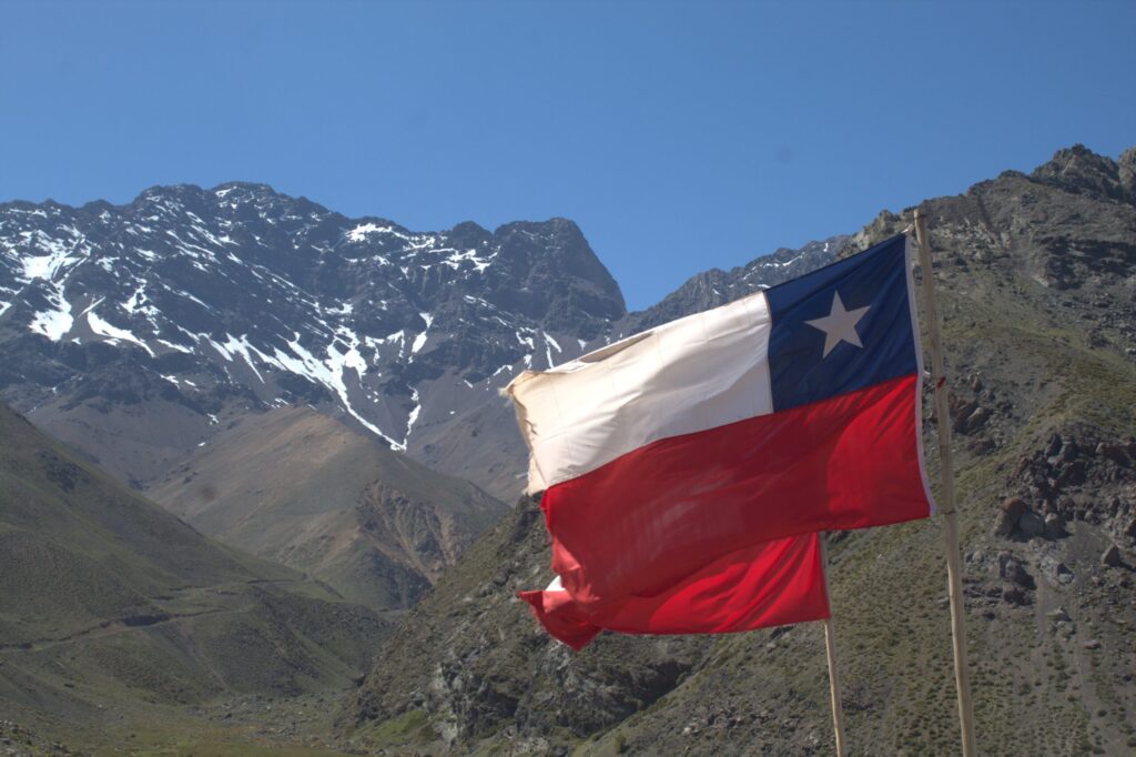 cidadaos-do-chile-vao-as-urnas-em-eleicao-altamente-disputada-que-deve-seguir-para-segundo-turno