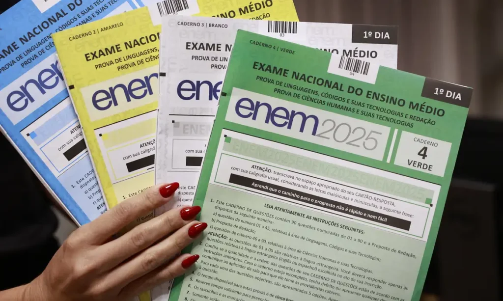 enem-2025:-gabaritos-do-2o-dia-sao-divulgados-apos-suspeita-de-vazamento
