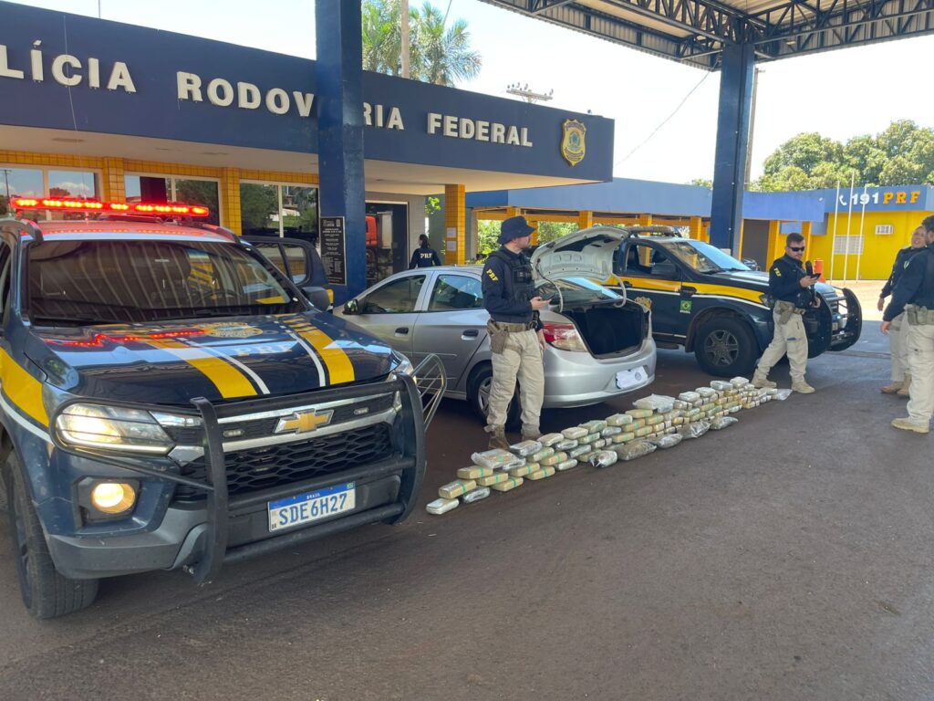 prf-intercepta-dois-veiculos-que-viajavam-juntos-e-apreende-70-kg-de-skunk-em-jatai