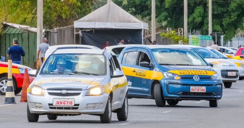 contran-aprova-resolucao-que-retira-exigencia-de-autoescola-para-cnh