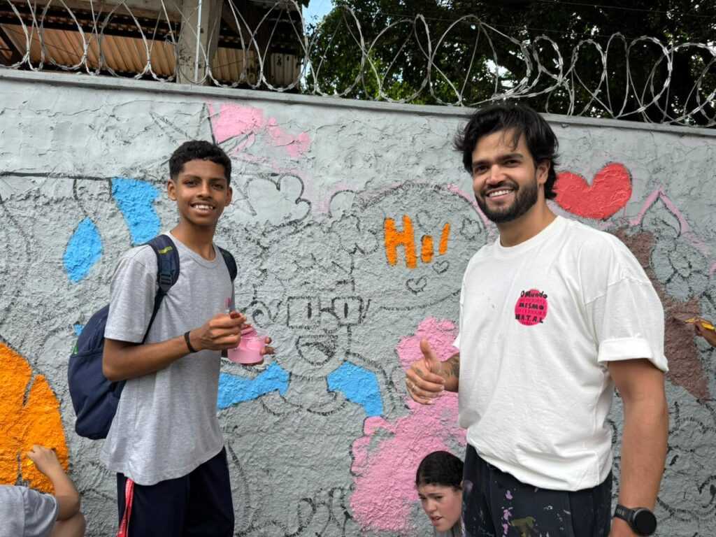 jovens-do-tecendo-o-futuro-pintam-mural-coletivo-ao-lado-de-artista-goiano