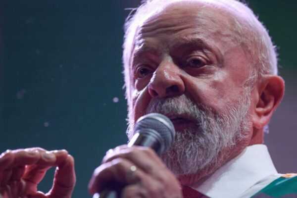 Lula ignora relação abalada e se diz “muito grato” ao Congresso lula-ignora-relacao-abalada-e-se-diz-“muito-grato”-ao-congresso