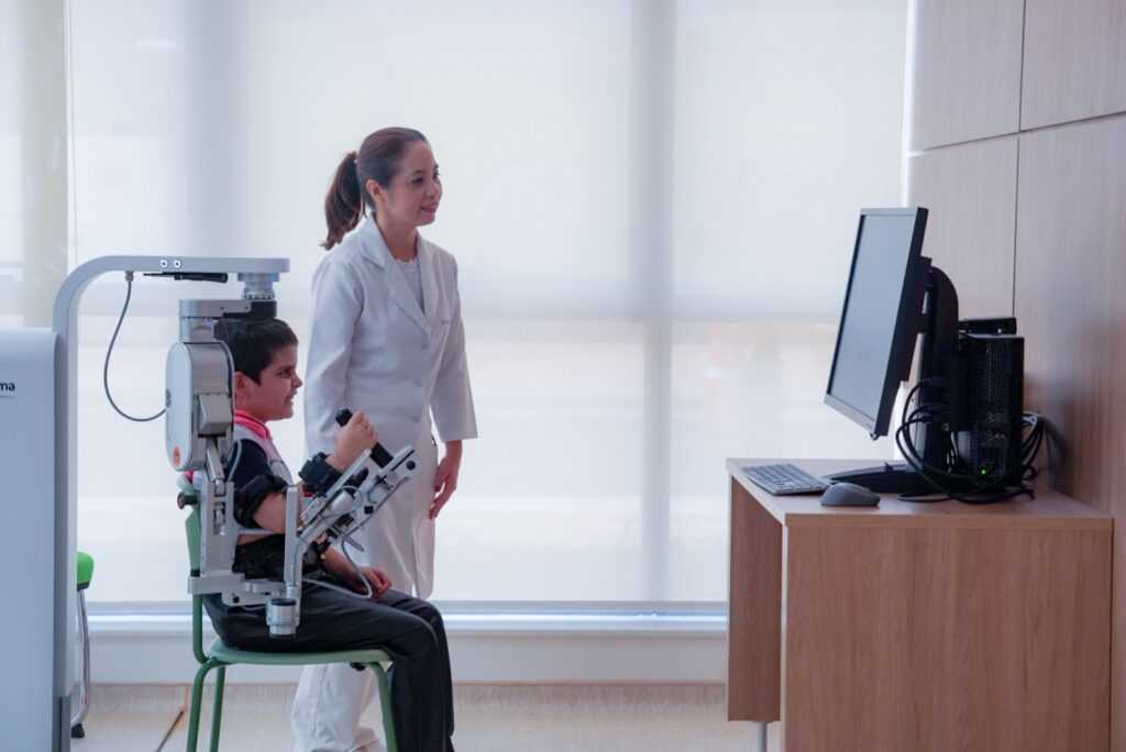 robos-suicos-ajudam-criancas-com-cancer-a-recuperar-movimentos-no-cora