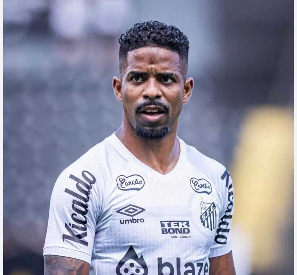 na-vespera-da-estreia,-vila-nova-anuncia-mais-uma-contratacao