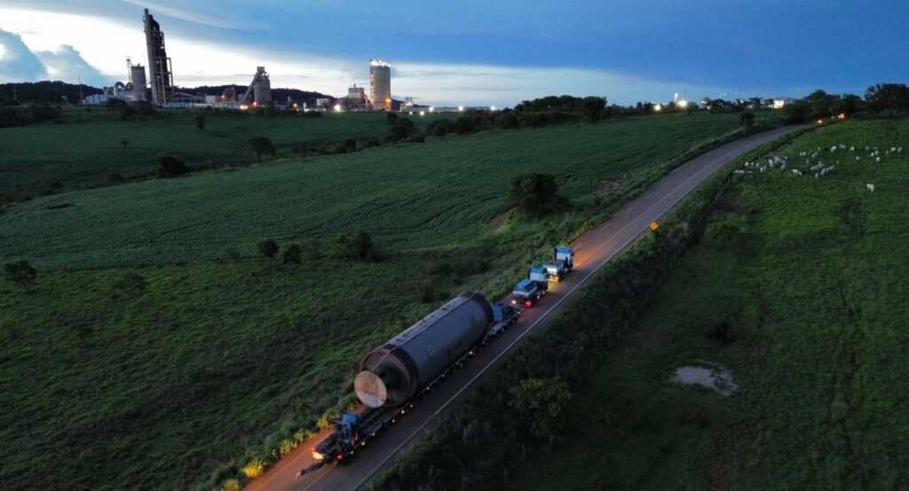 novo-moinho-chega-a-fabrica-da-votorantim-cimentos-em-edealina-(go)