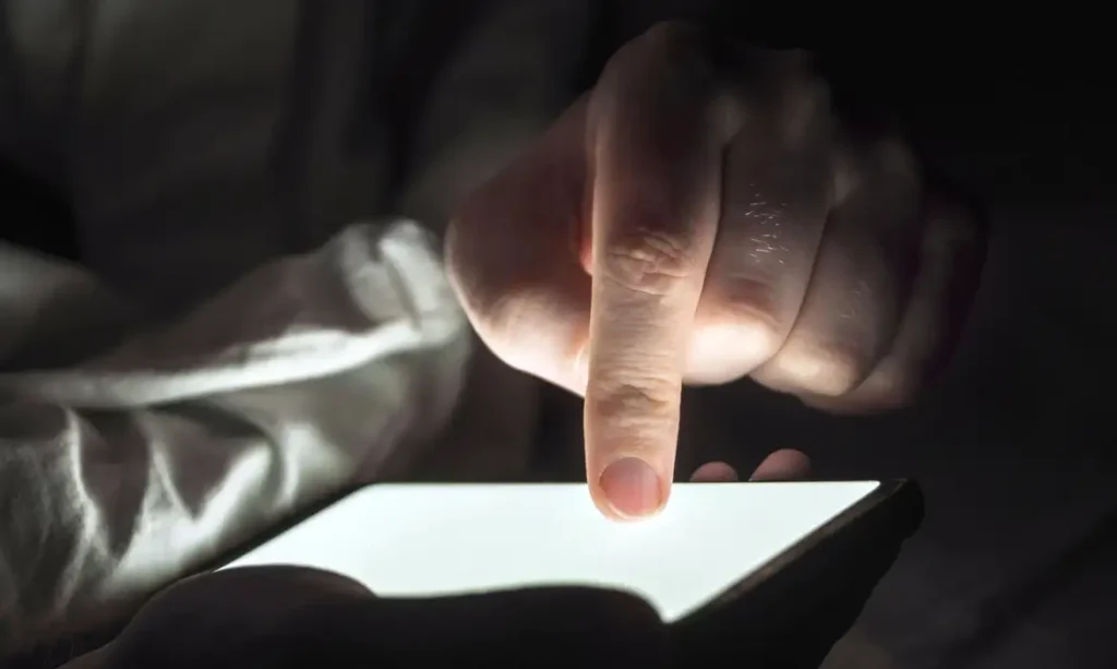 conteudos-falsos-criados-com-ia-mais-que-triplicam-entre-2024-e-2025