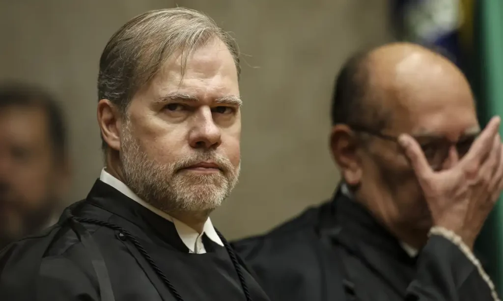 caso-master:-fachin-convoca-ministros-para-tratar-de-mencoes-a-toffoli