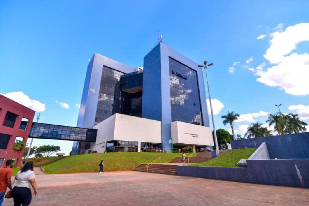 prefeitura-vai-convocar-102-concursados-da-educacao