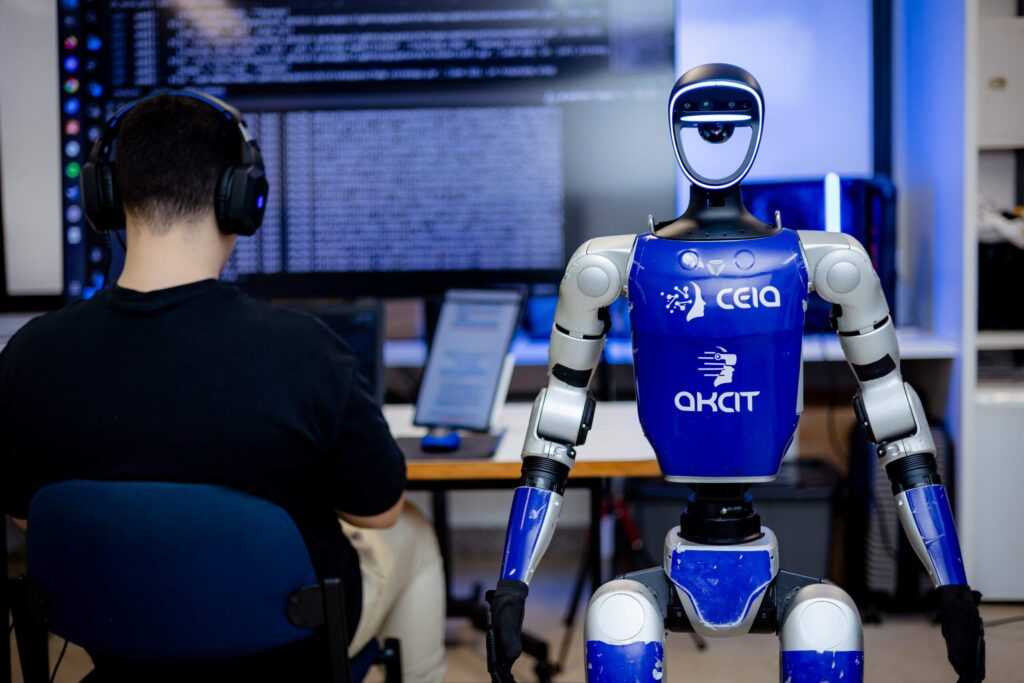 ceia-ufg-e-destaque-em-evento-no-vale-do-silicio-sobre-infraestrutura-de-ia