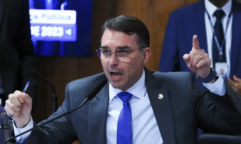 moraes-abre-acao-contra-flavio-bolsonaro-por-suposta-calunia-a-lula