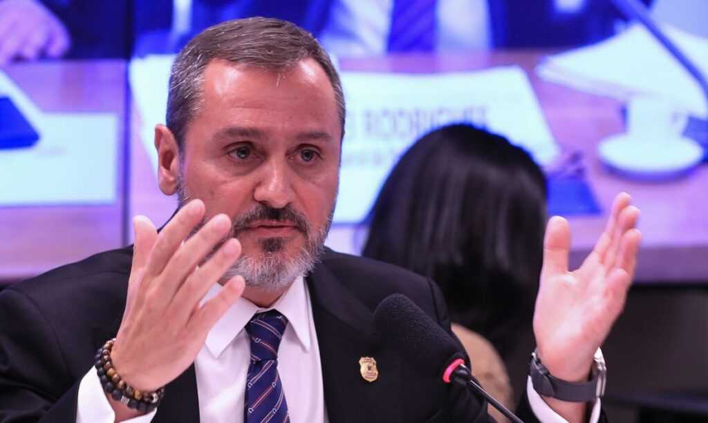 policia-federal-retira-credenciais-de-agente-de-imigracao-dos-eua