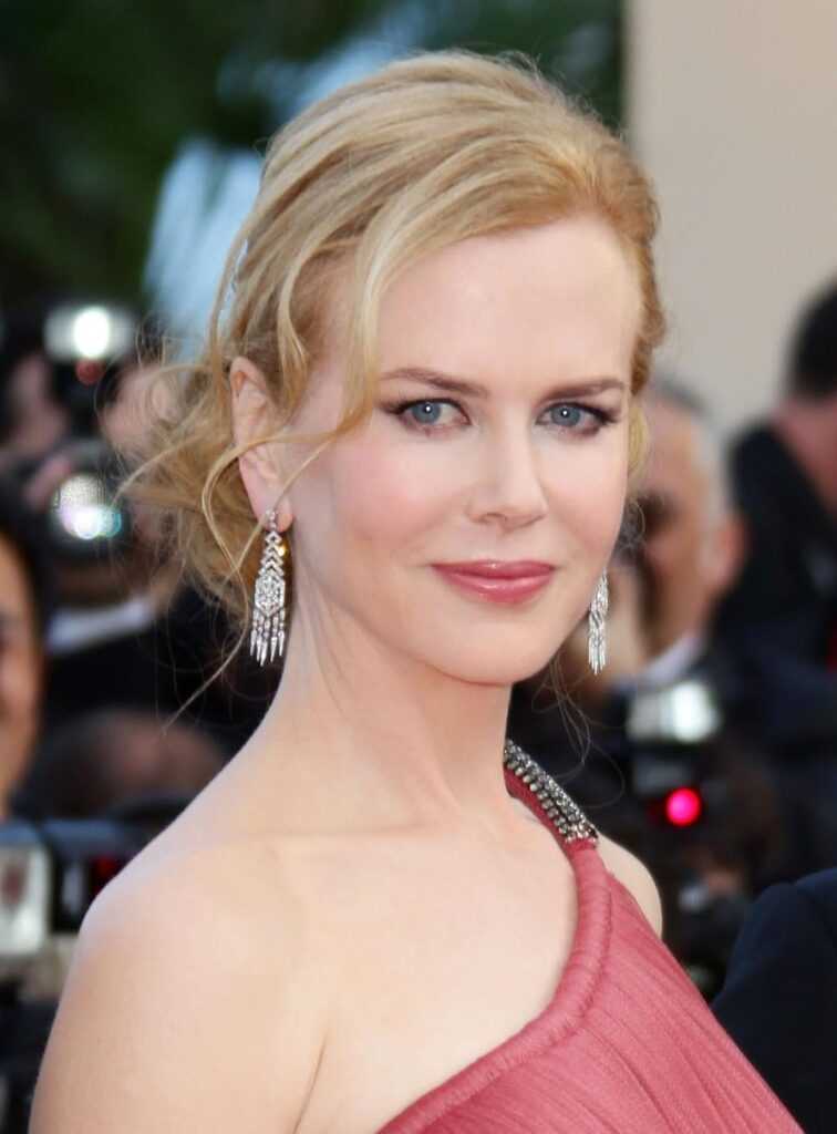 “ninguem-deveria-morrer-sozinho”:-nicole-kidman-traz-a-tona-o-papel-da-doula-da-morte