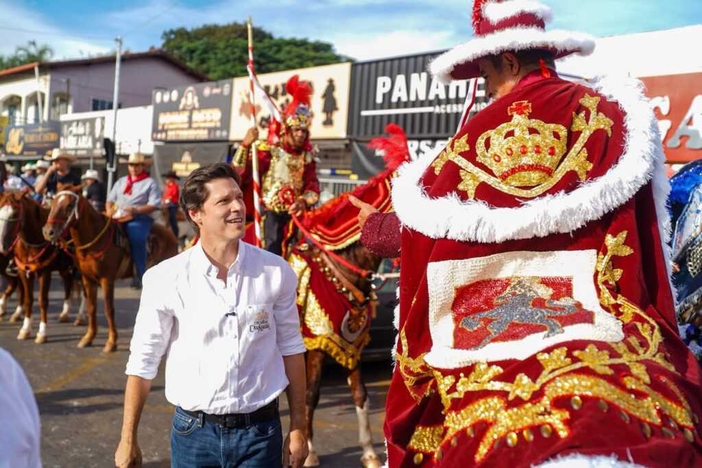Daniel Vilela destaca apoio do Estado às tradições na abertura das Cavalhadas de Jaraguá daniel-vilela-destaca-apoio-do-estado-as-tradicoes-na-abertura-das-cavalhadas-de-jaragua