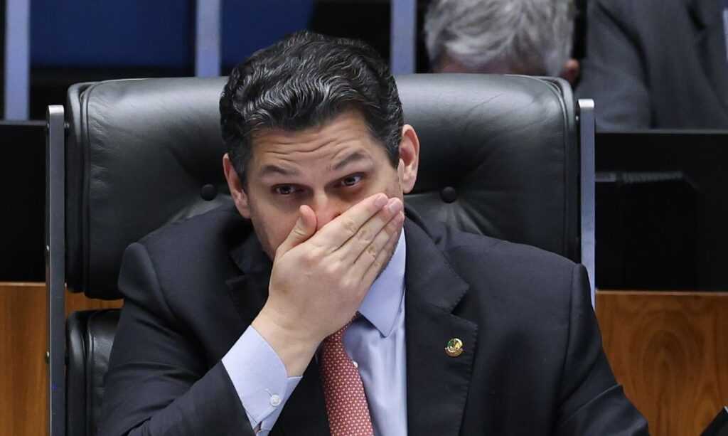 Alcolumbre preserva silêncio sobre 6×1 e oposição tenta preservar escala alcolumbre-mantem-silencio-sobre-6×1-e-oposicao-tenta-preservar-escala