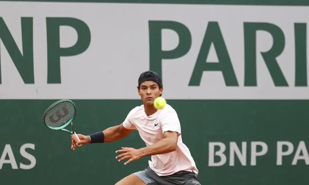 roland-garros:-luis-guto-miguel-bate-compatriota-e-vai-a-final-juvenil