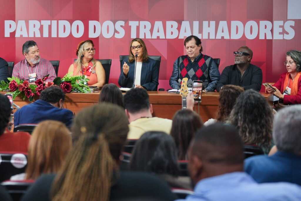 Janja cita Aava Santiago ao rebater críticas de Malafaia janja-cita-aava-santiago-ao-rebater-criticas-de-malafaia