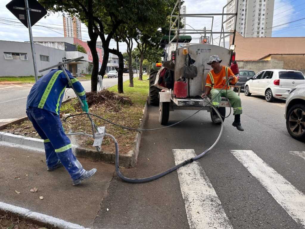 Comurg ultrapassa 8,6 milhões de metros lineares de pintura de meio-fio comurg-ultrapassa-8,6-milhoes-de-metros-lineares-de-pintura-de-meio-fio