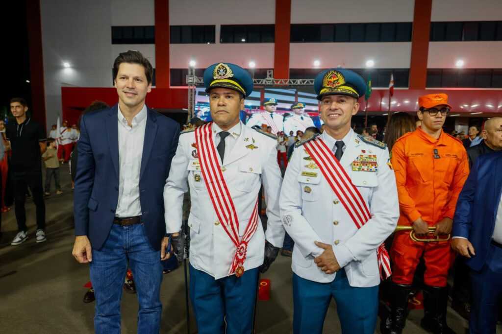 daniel-vilela-anuncia-promocao-de-793-bombeiros-e-entrega-veiculos-a-corporacao