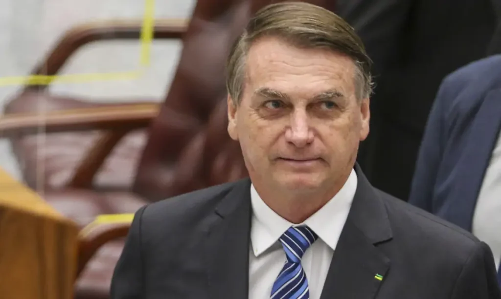 moraes-mantem-bolsonaro-em-prisao-domiciliar-e-manda-recolher-armas