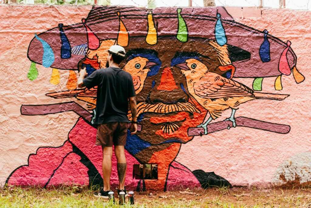 Projeto leva graffiti e arte urbana a escolas e espaços públicos de Goiânia projeto-leva-graffiti-e-arte-urbana-a-escolas-e-espacos-publicos-de-goiania