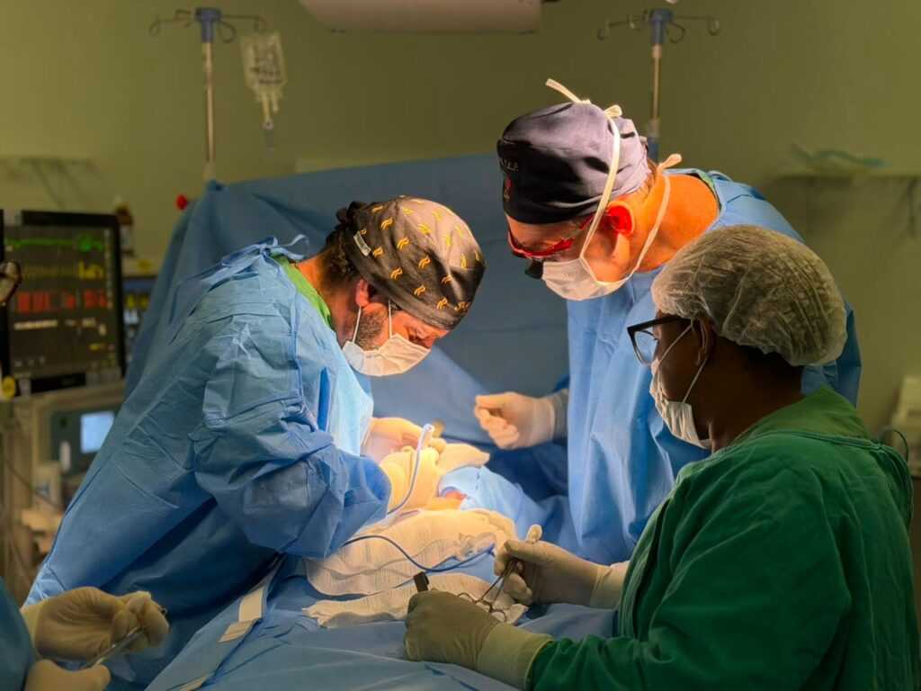 Gêmeas siamesas passam por nova etapa de preparação para cirurgia de separação no Hecad gemeas-siamesas-passam-por-nova-etapa-de-preparacao-para-cirurgia-de-separacao-no-hecad