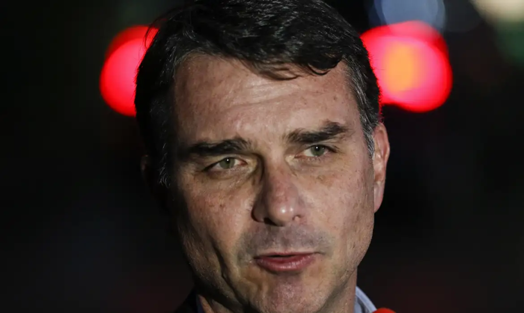 pf-detalha-cobrancas-de-flavio-a-vorcaro-para-financiar-filme-sobre-bolsonaro
