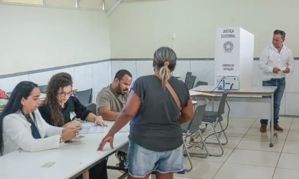 tse-desmente-fraude-apos-falha-de-50-minutos-na-divulgacao-dos-votos