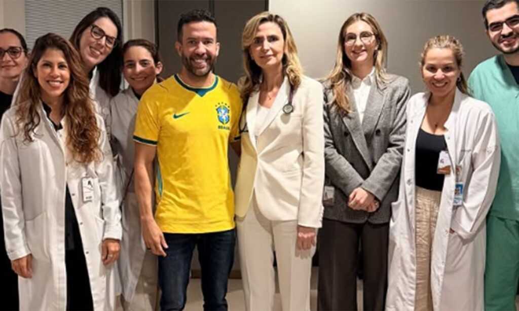 andre-janones-recebe-alta-e-deixa-hospital-em-sao-paulo